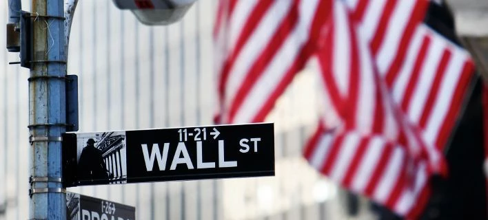 ΗΠΑ: Κλείσιμο με μικτές τάσεις στη Wall Street – Ρεκόρ για τον Dow Jones